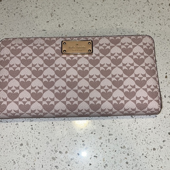 Kate Spade wallet - Picture 4 of 4